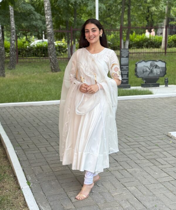 Noor-E-Safa Anarkali suit